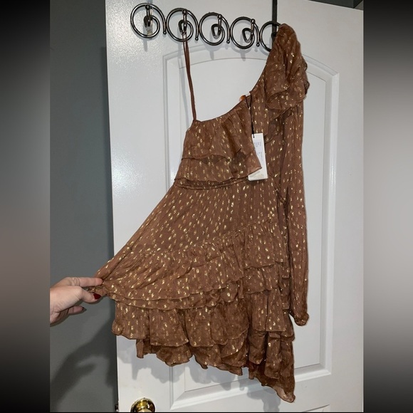 New! Rocco Sand Aine One Shoulder Belted Mini Dress ✨ Medium NWT! - Picture 11 of 16